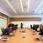 Branding Imobiliário para Incorporadoras: Guia Estratégico para Maximizar o VGV e Reduzir o CAC