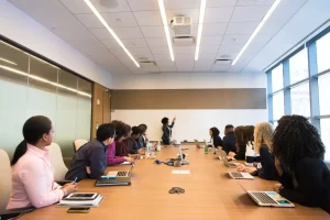 Como Fazer Marketing para Incorporadoras: Guia Estratégico de Aceleração de VGV e Redução de CAC